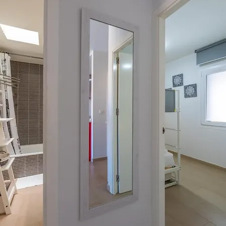 Chill Out Penthouse With Views - By Rent Apartment *