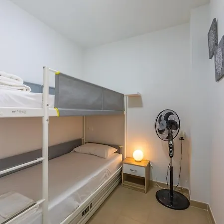 Chill Out Penthouse With Views - By Rent