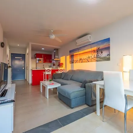 Chill Out Penthouse With Views - By Rent Apartment *
