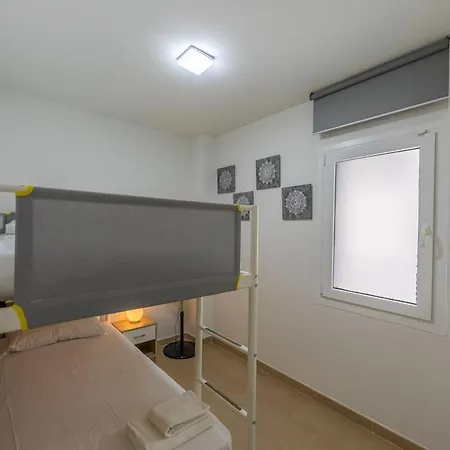 Chill Out Penthouse With Views - By Rent Apartment *