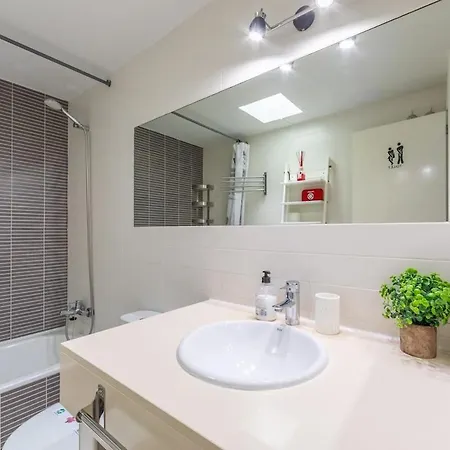 Chill Out Penthouse With Views - By Rent Apartment